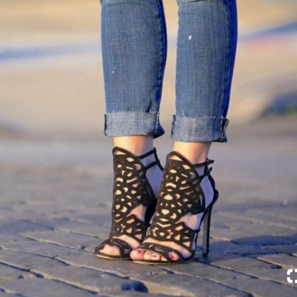 💥 BRIAN ATWOOD Laconica Suede Heels 6